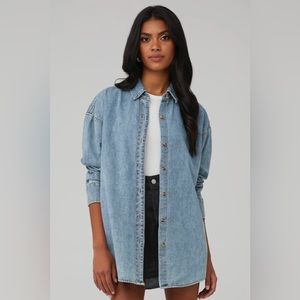 Favorite Daughter The Ex Boyfriend Shirt NWT XL Denim